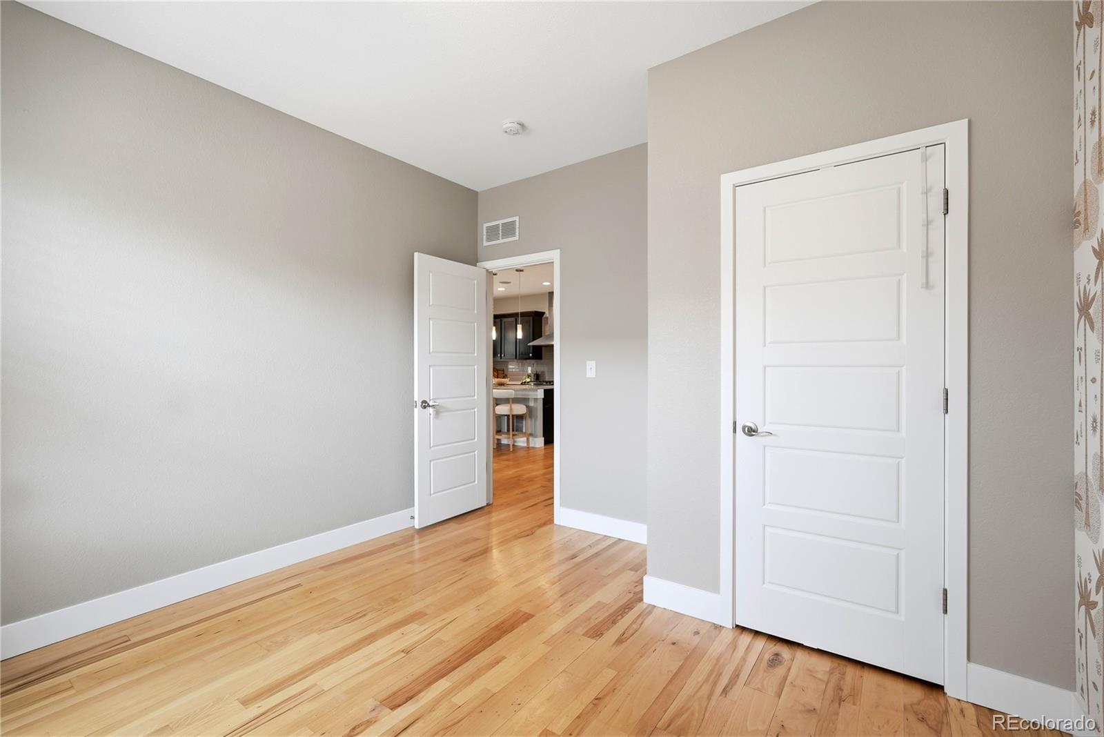 MLS Image #16 for 2450 n vine street,denver, Colorado