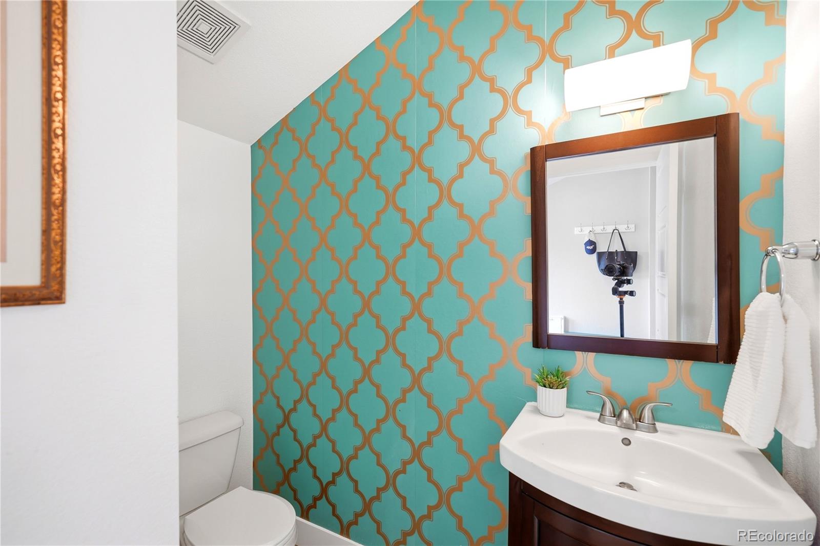 MLS Image #17 for 2450 n vine street,denver, Colorado