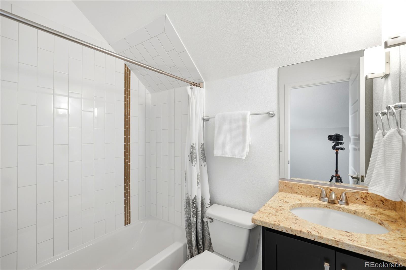 MLS Image #26 for 2450 n vine street,denver, Colorado