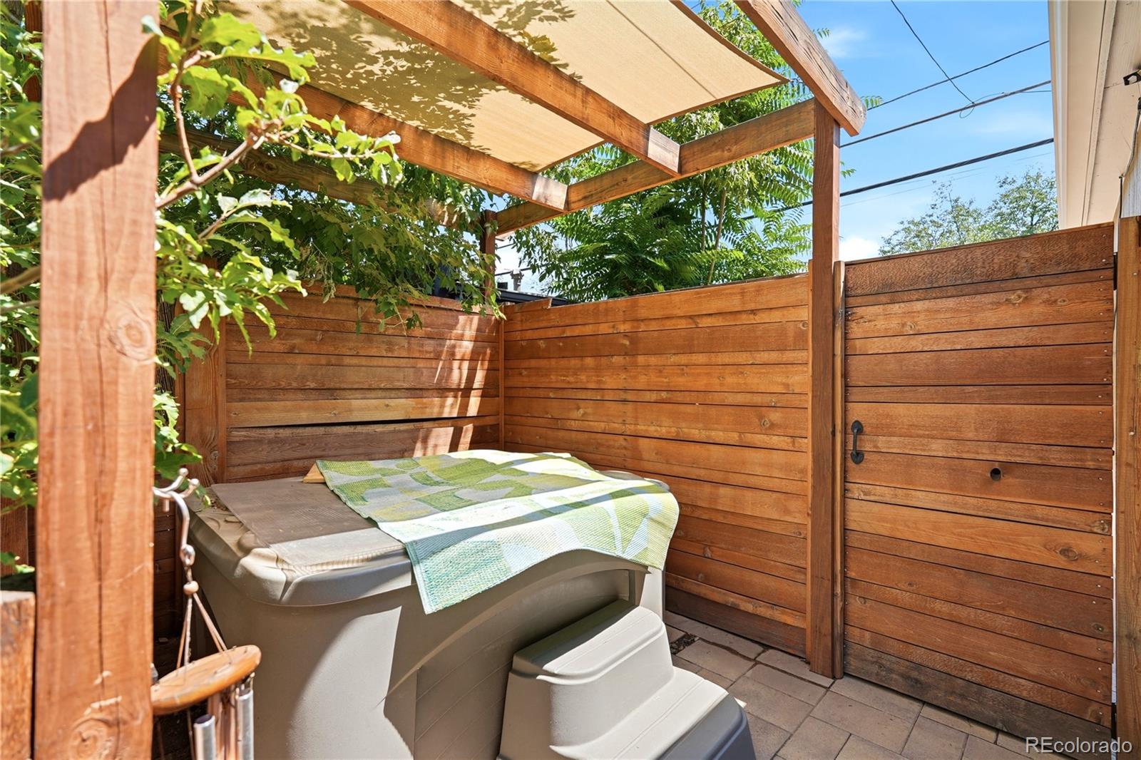 MLS Image #37 for 2450 n vine street,denver, Colorado
