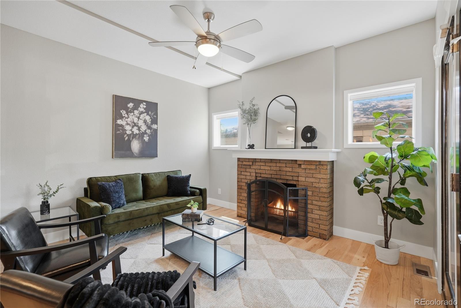 MLS Image #5 for 2450 n vine street,denver, Colorado