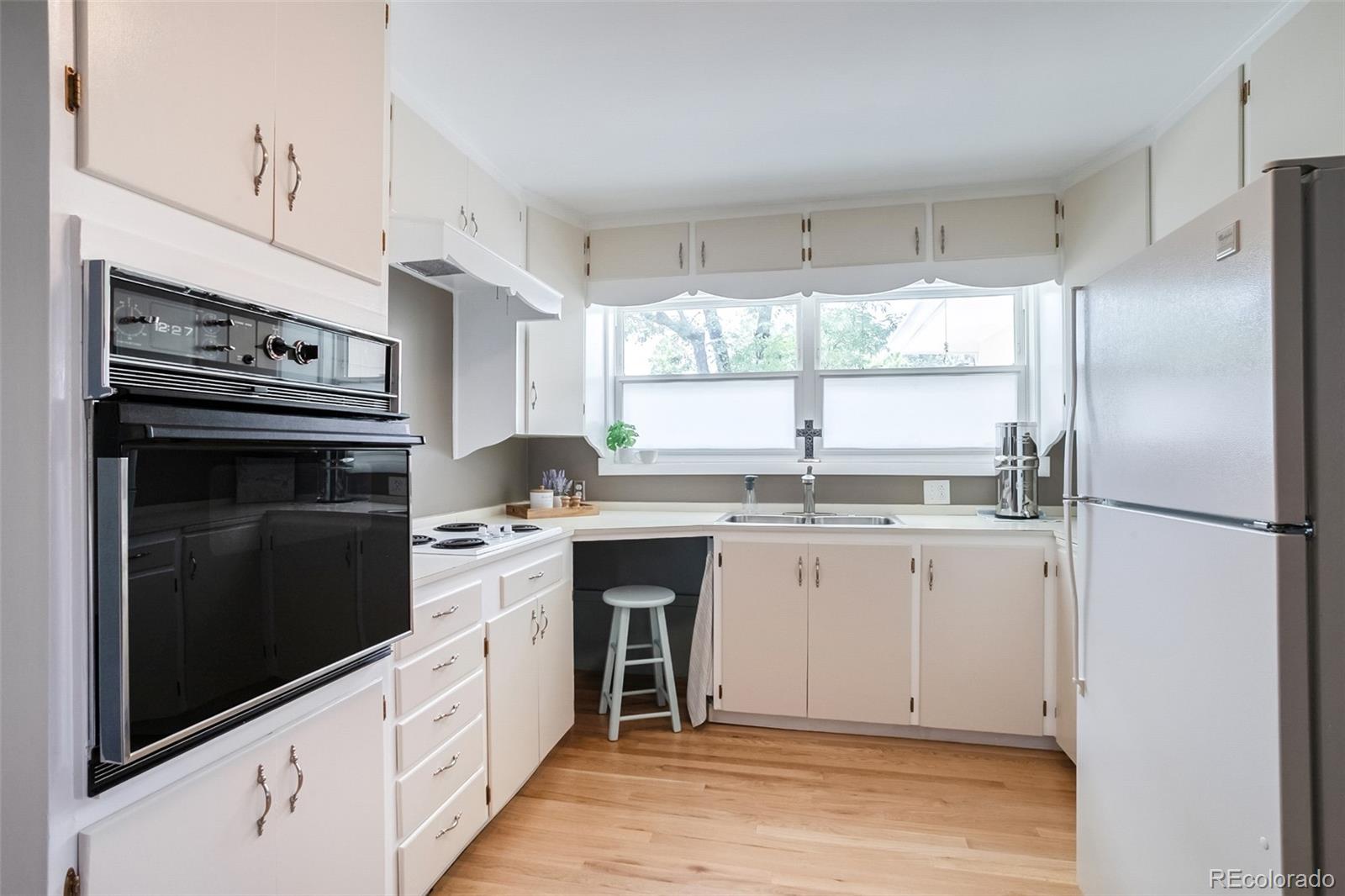 MLS Image #10 for 6760 s foresthill street,littleton, Colorado