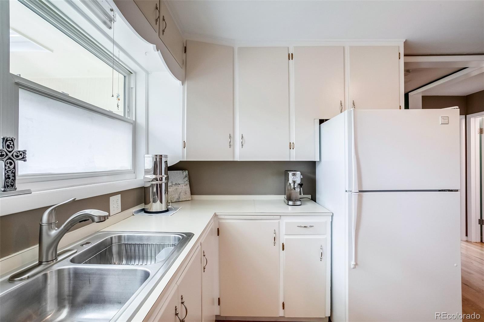 MLS Image #14 for 6760 s foresthill street,littleton, Colorado