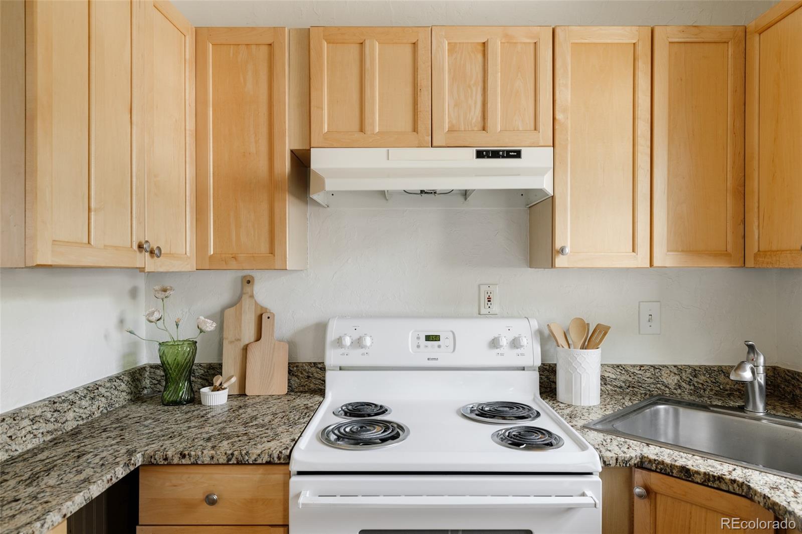 MLS Image #10 for 640  cherry street,denver, Colorado