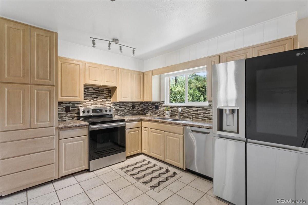 MLS Image #3 for 1477 s brentwood street,lakewood, Colorado