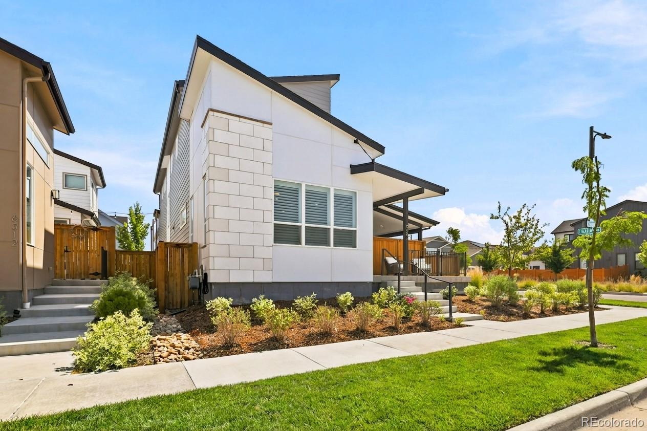 MLS Image #2 for 6302  emporia street,denver, Colorado