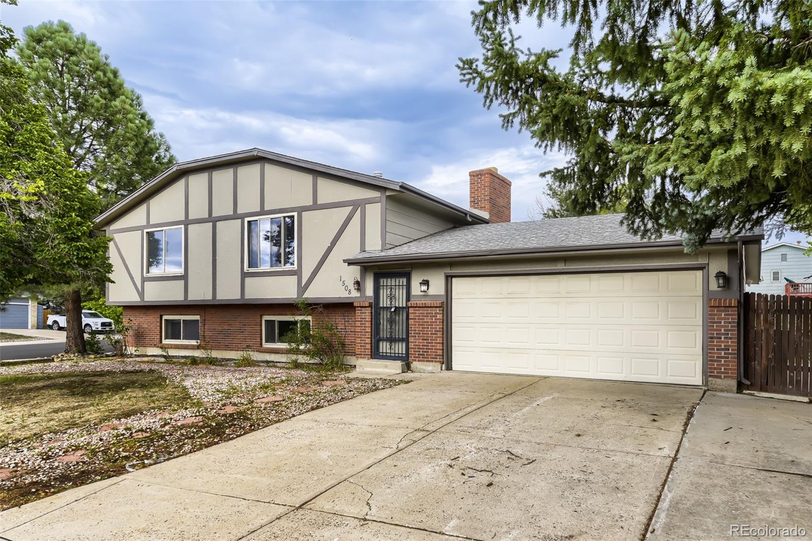 MLS Image #1 for 1508 s laredo court,aurora, Colorado
