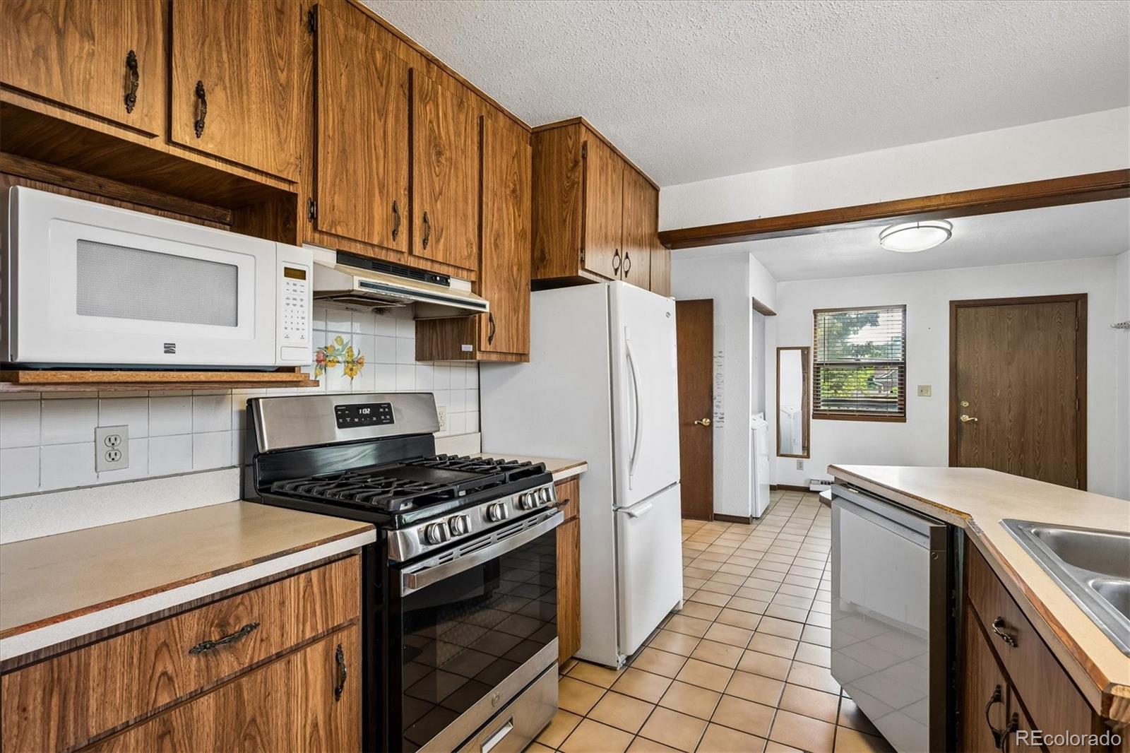 MLS Image #11 for 240  stuart street,denver, Colorado
