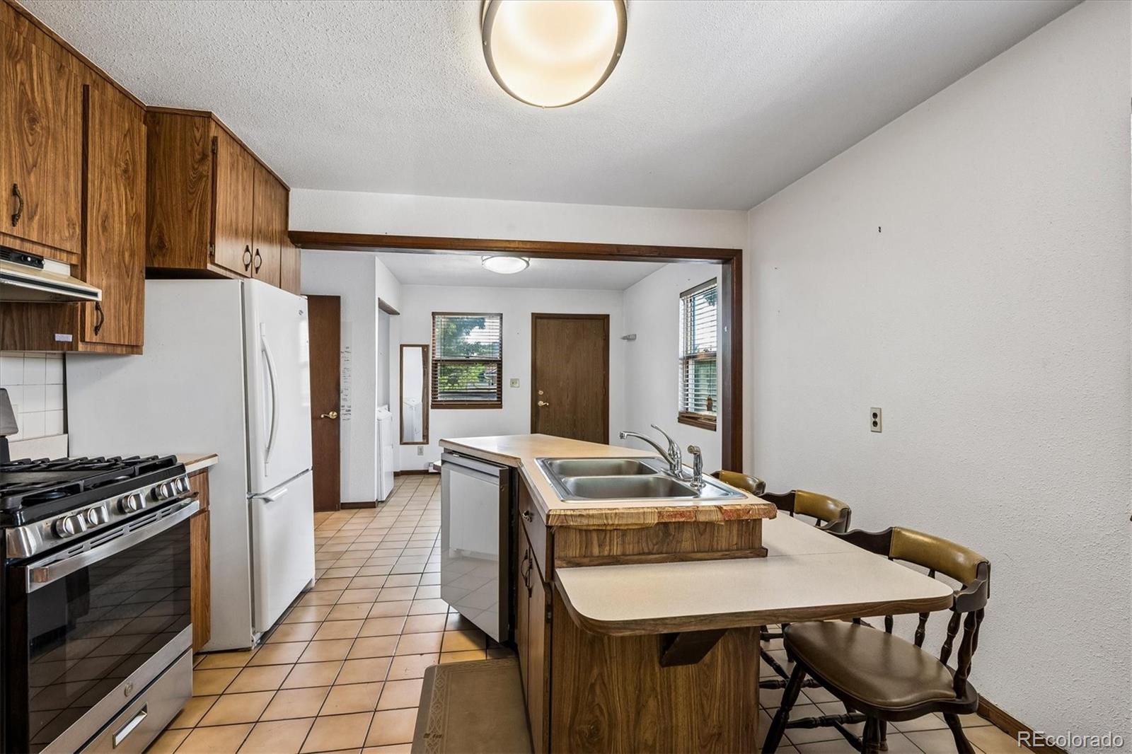 MLS Image #9 for 240  stuart street,denver, Colorado