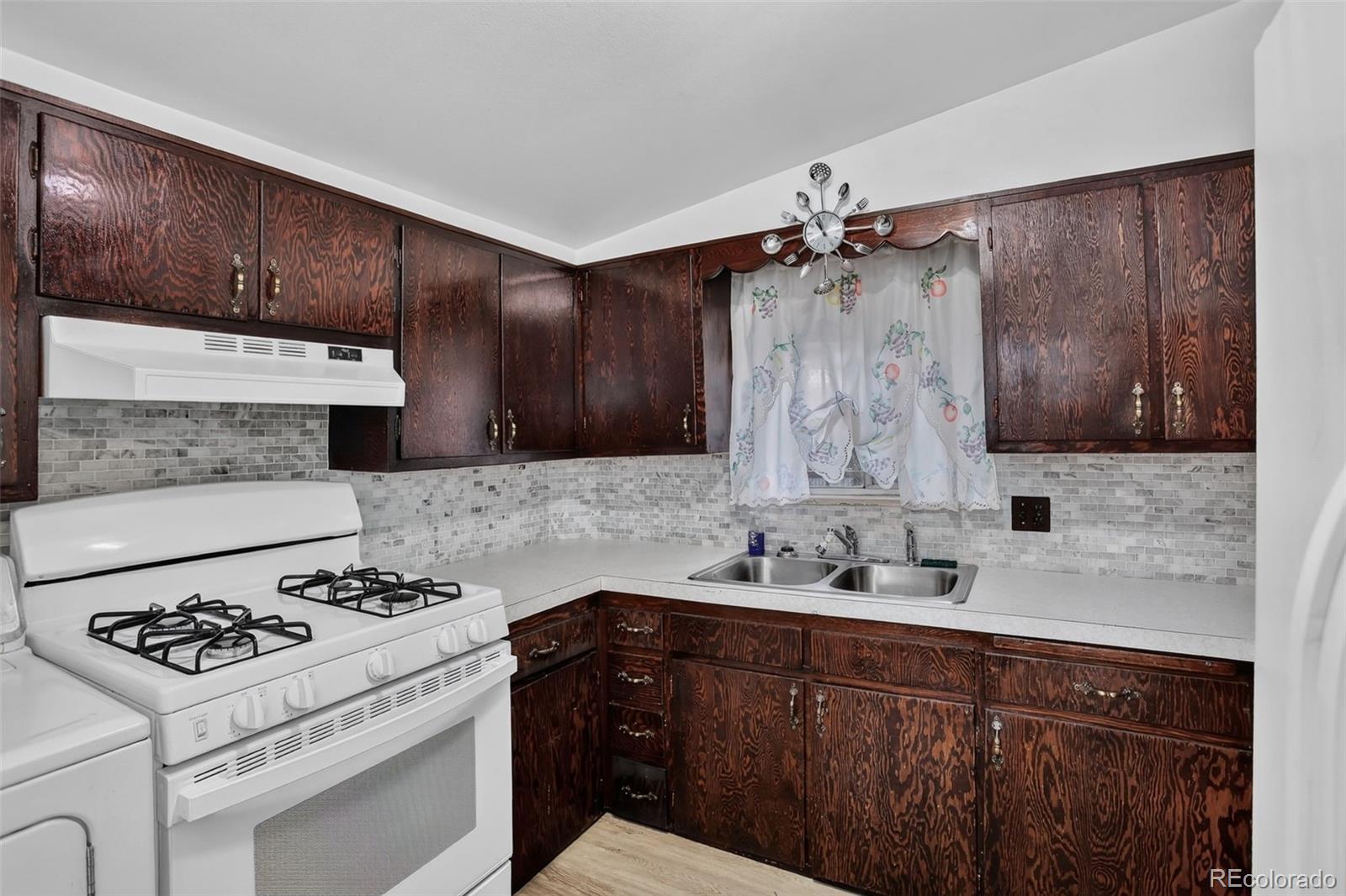 MLS Image #12 for 916 w 9th avenue,denver, Colorado