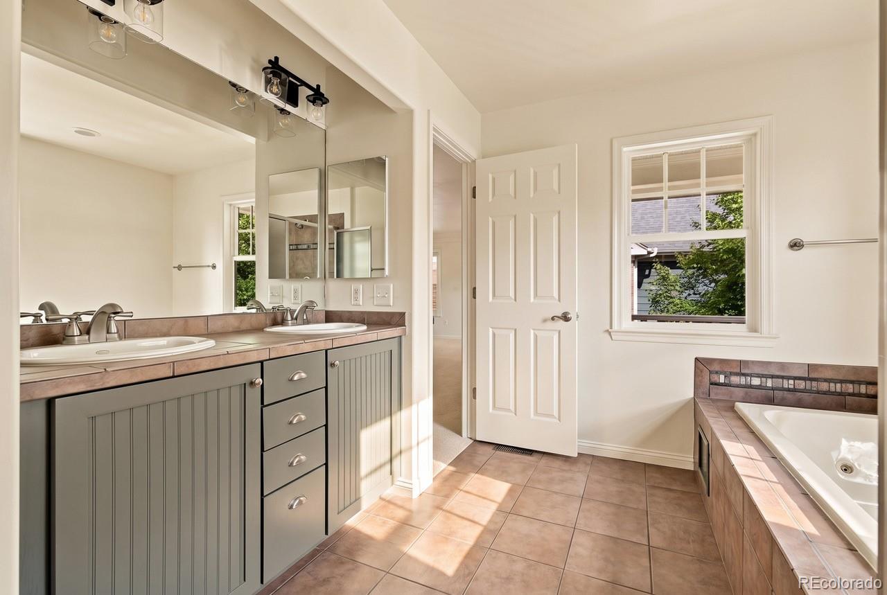 MLS Image #11 for 8968 e 25th drive,denver, Colorado