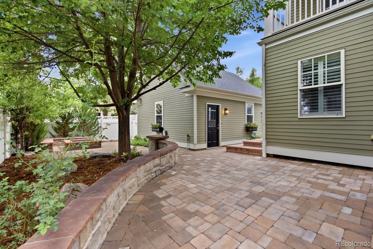 MLS Image #18 for 8968 e 25th drive,denver, Colorado