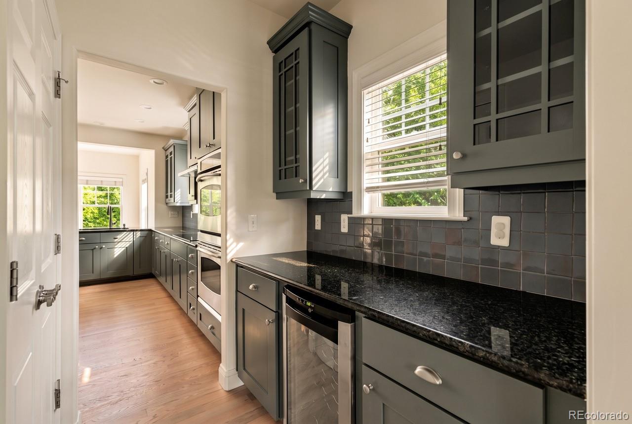 MLS Image #7 for 8968 e 25th drive,denver, Colorado