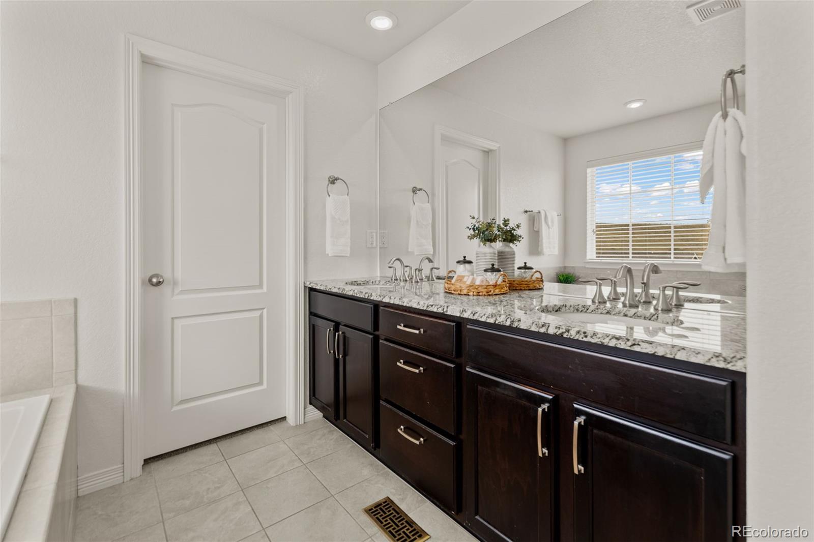 MLS Image #19 for 18976 w 84th place,arvada, Colorado