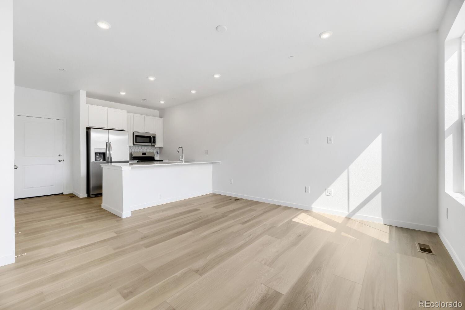 MLS Image #2 for 7655 s mobile way ,centennial, Colorado