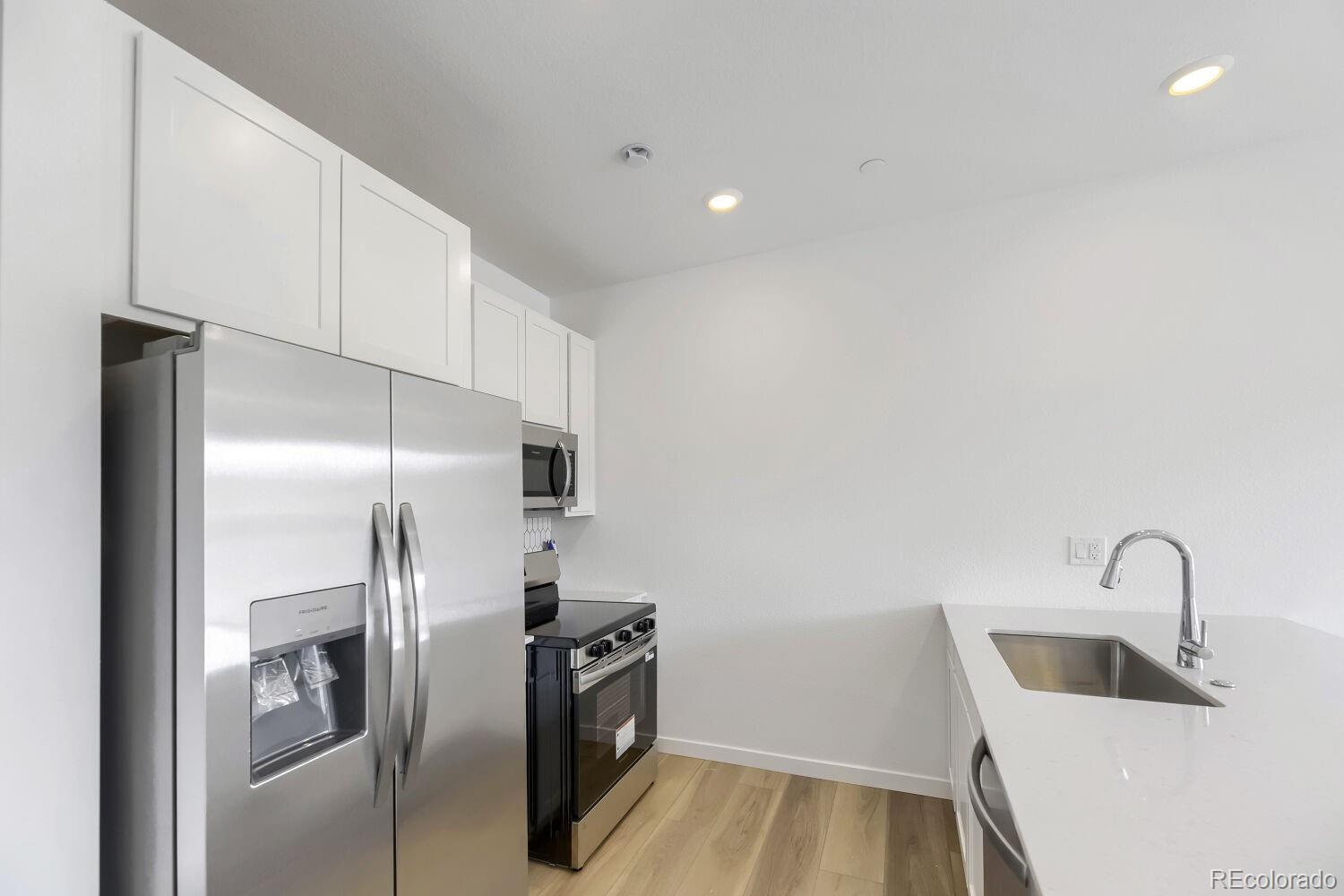 MLS Image #4 for 7655 s mobile way ,centennial, Colorado