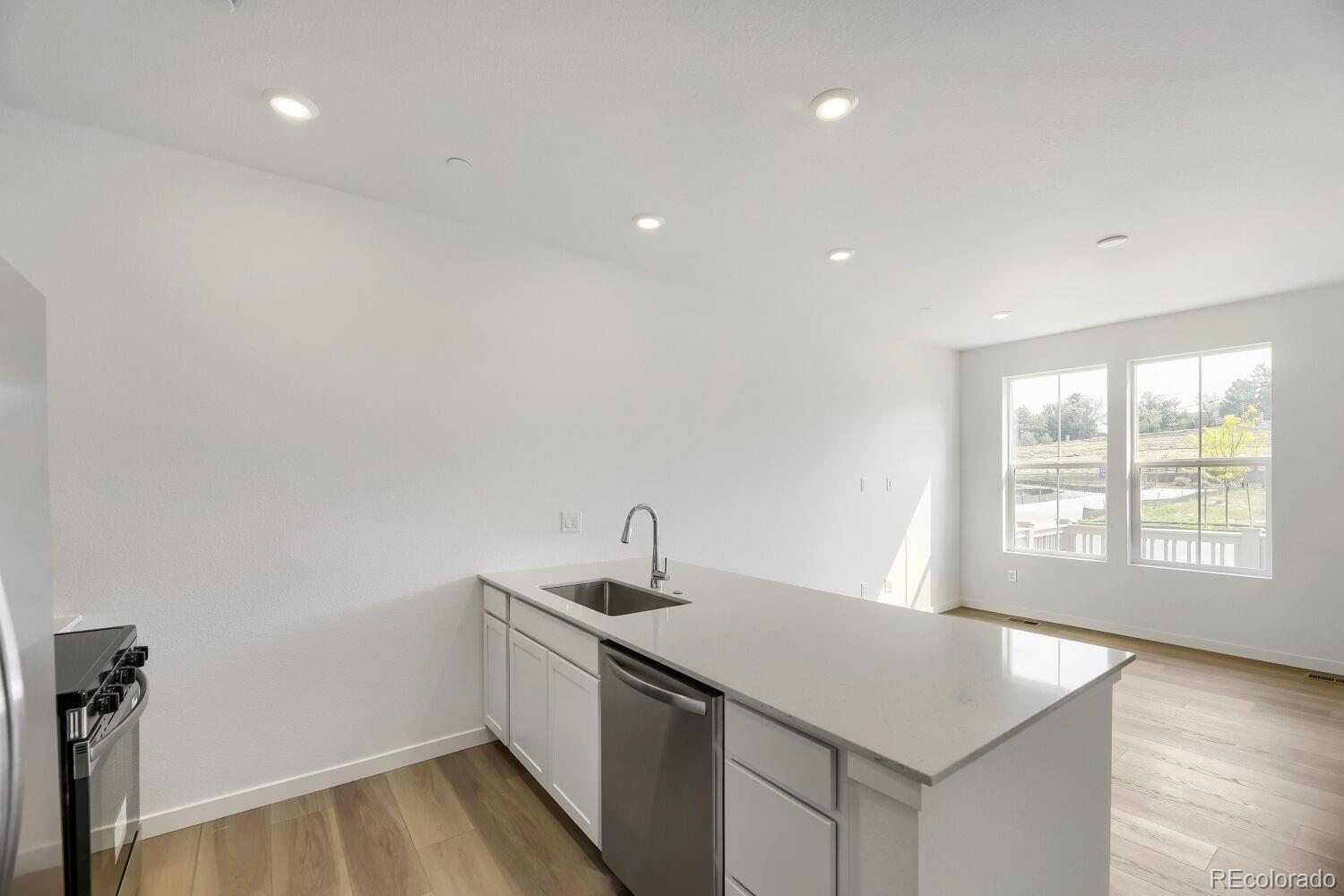 MLS Image #5 for 7655 s mobile way ,centennial, Colorado