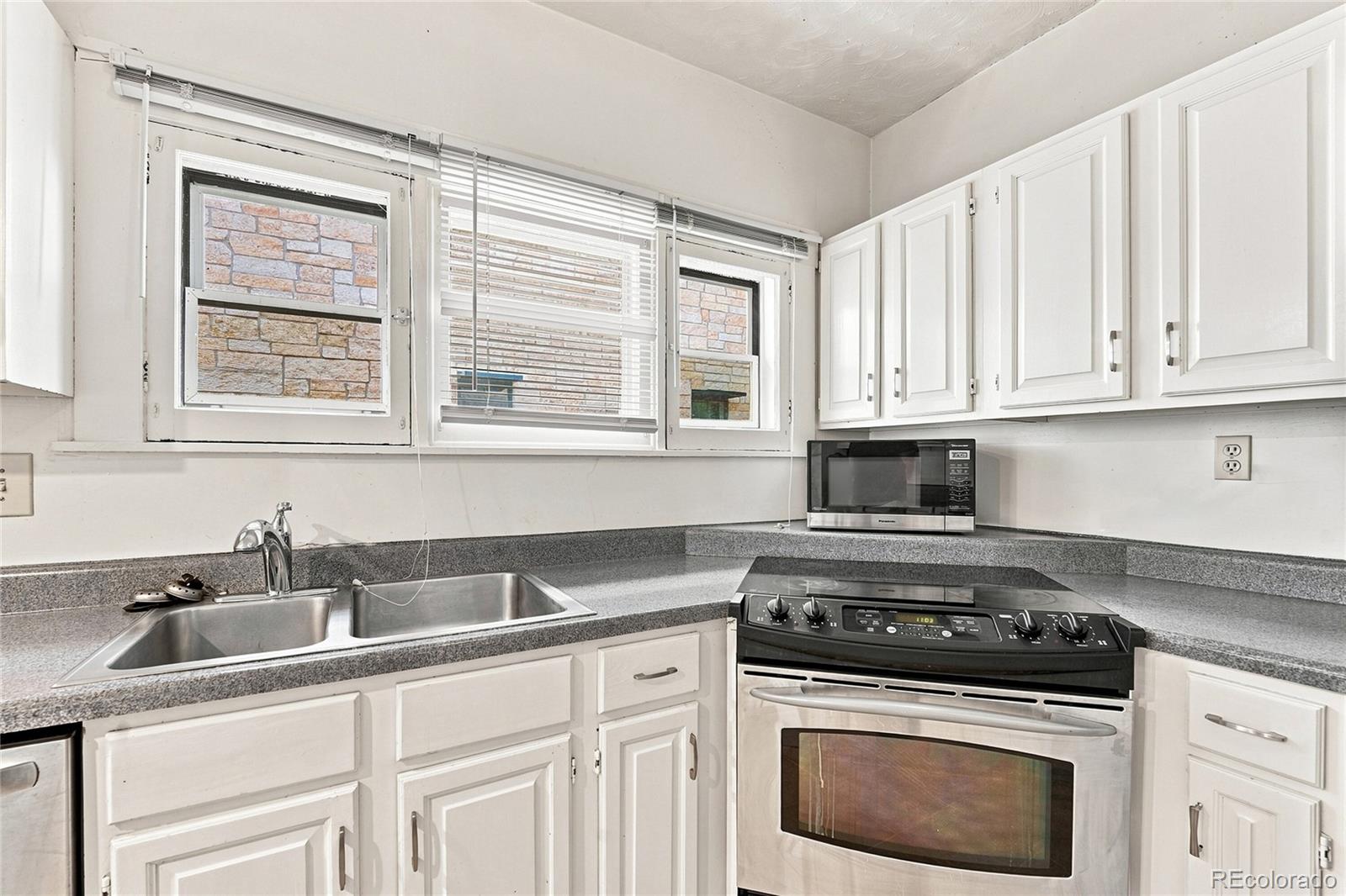 MLS Image #13 for 973 s high street,denver, Colorado