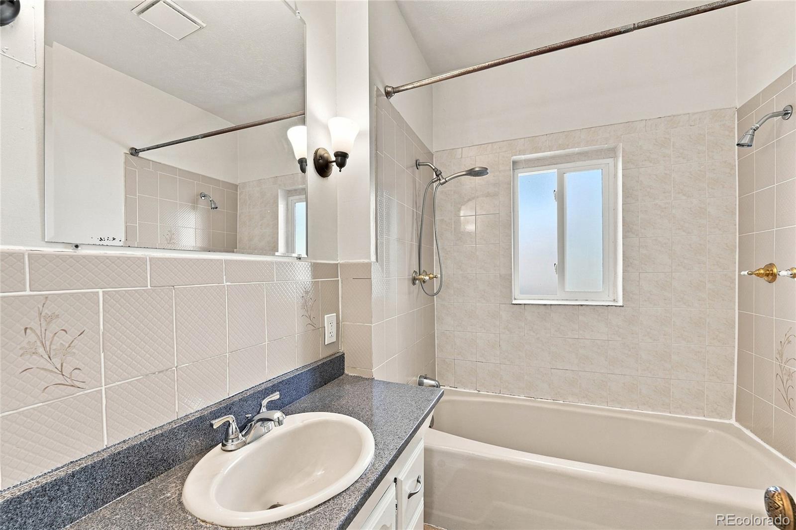 MLS Image #19 for 973 s high street,denver, Colorado