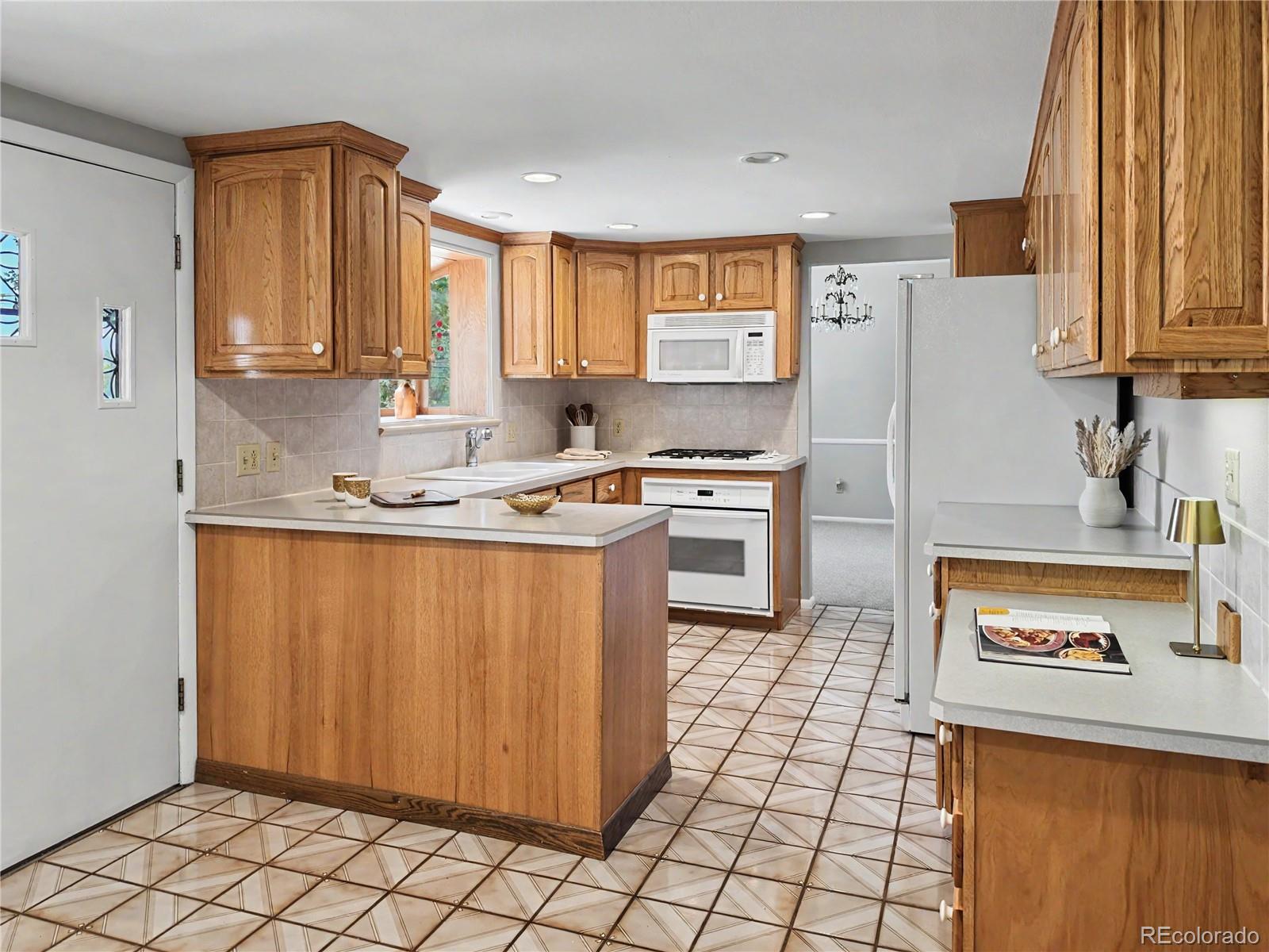 MLS Image #14 for 4132 s vrain street,denver, Colorado