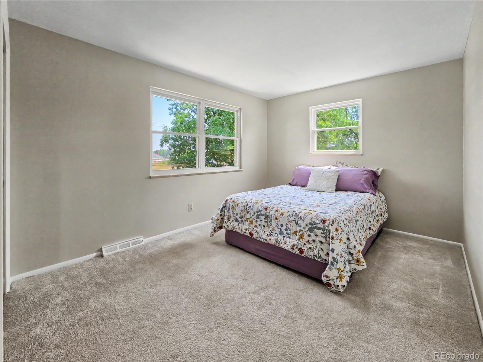 MLS Image #31 for 4132 s vrain street,denver, Colorado