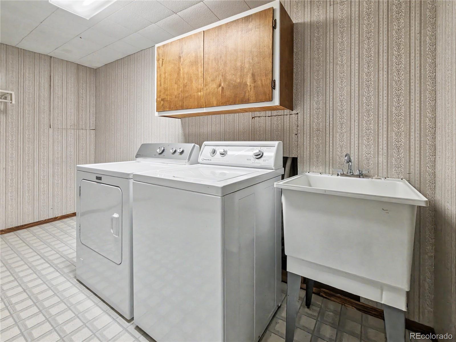MLS Image #38 for 4132 s vrain street,denver, Colorado