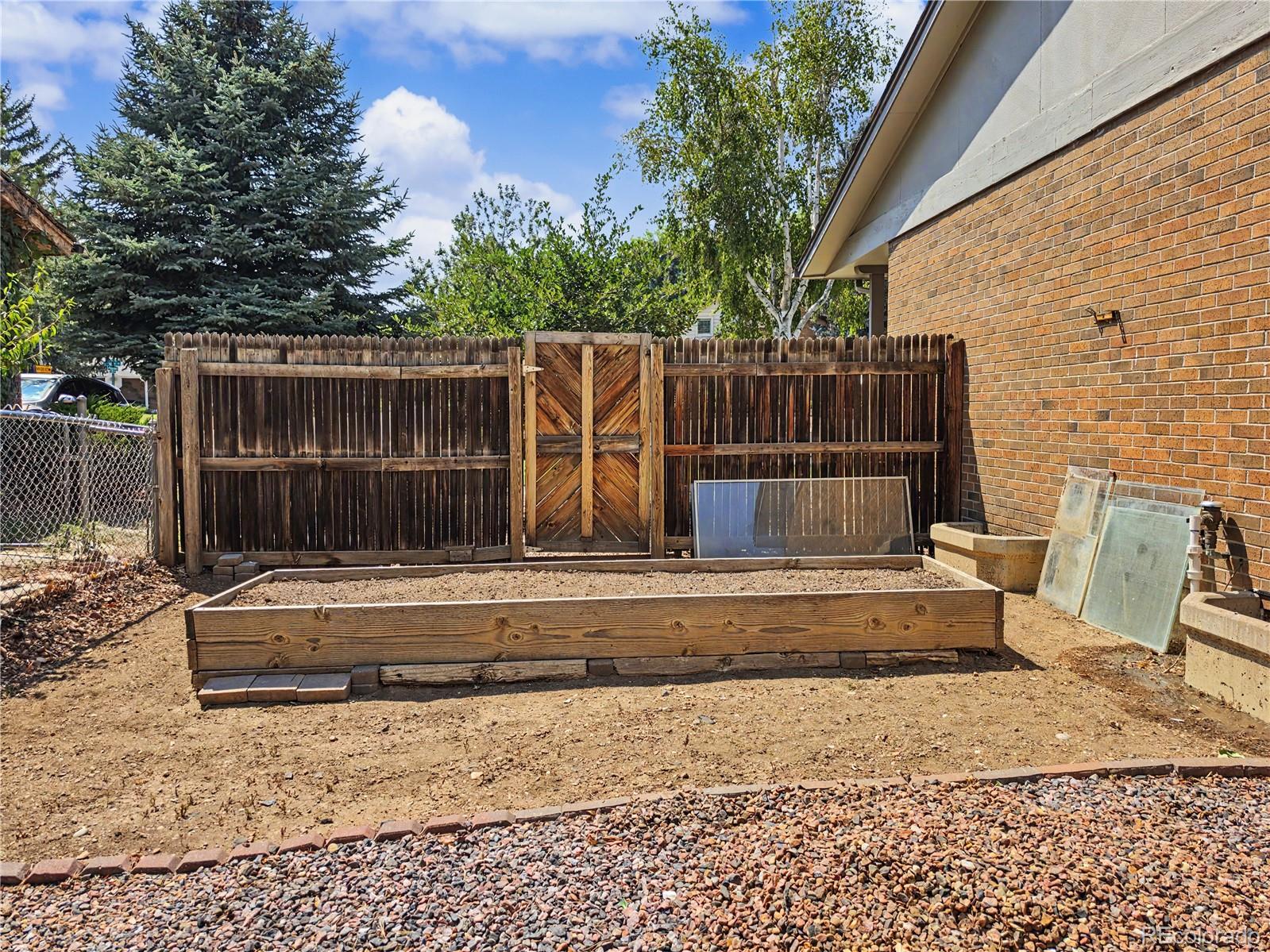 MLS Image #43 for 4132 s vrain street,denver, Colorado