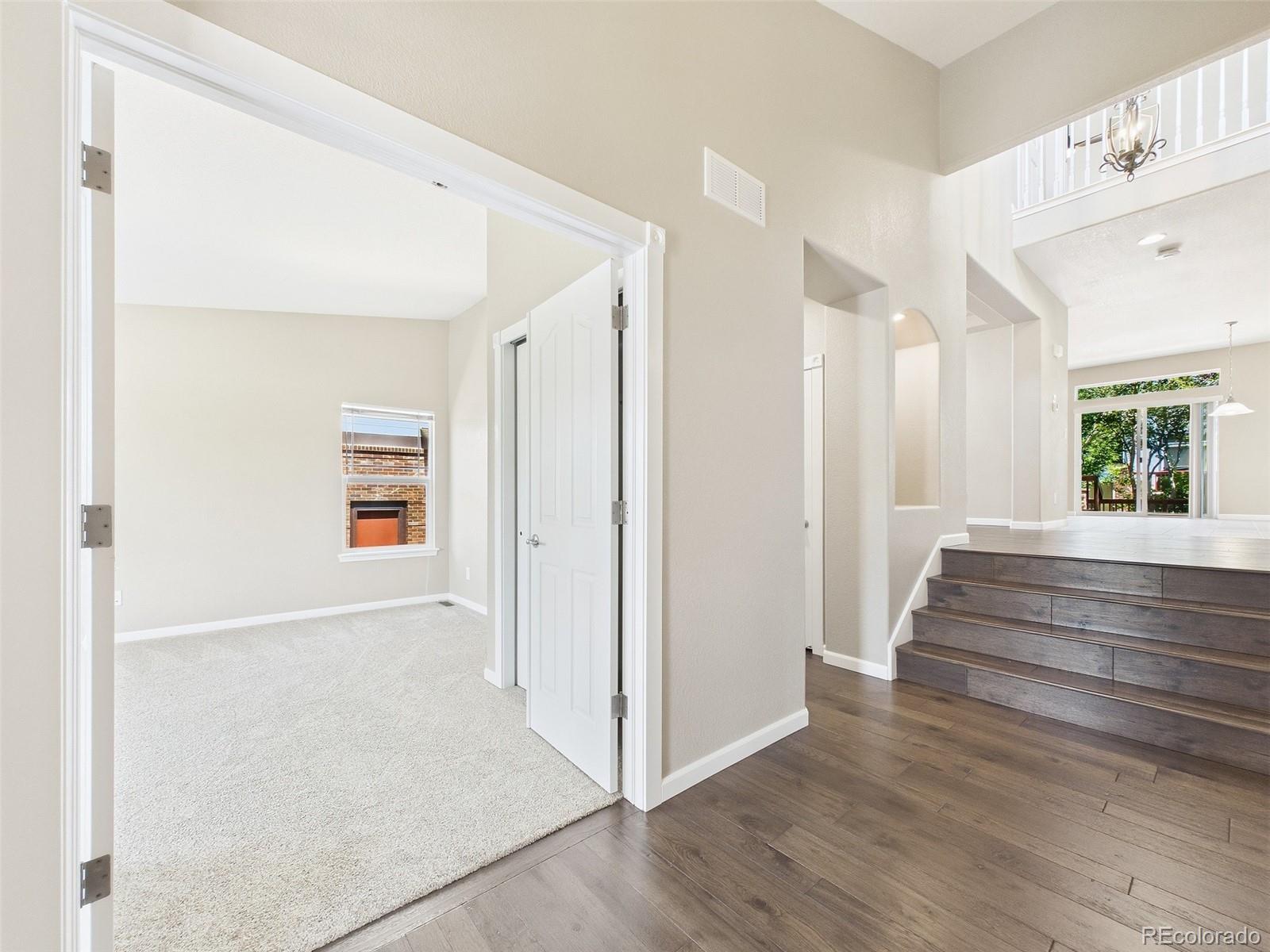MLS Image #5 for 246 n coolidge way,aurora, Colorado