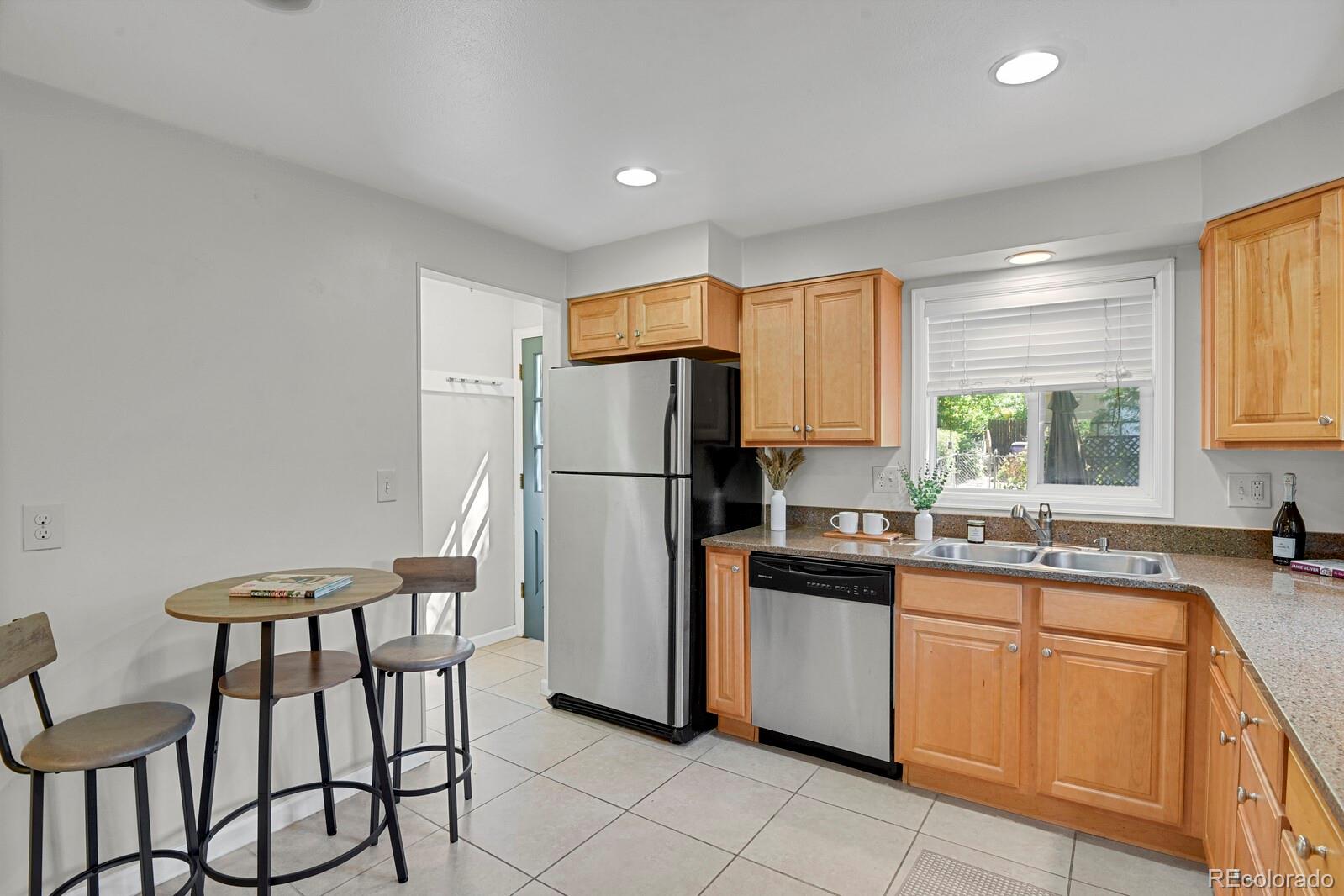 MLS Image #10 for 1720 s madison street,denver, Colorado