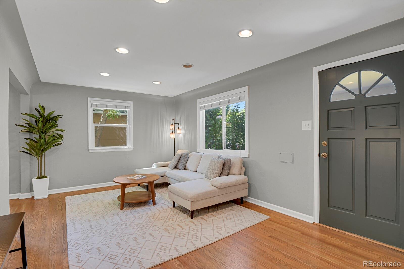 MLS Image #4 for 1720 s madison street,denver, Colorado