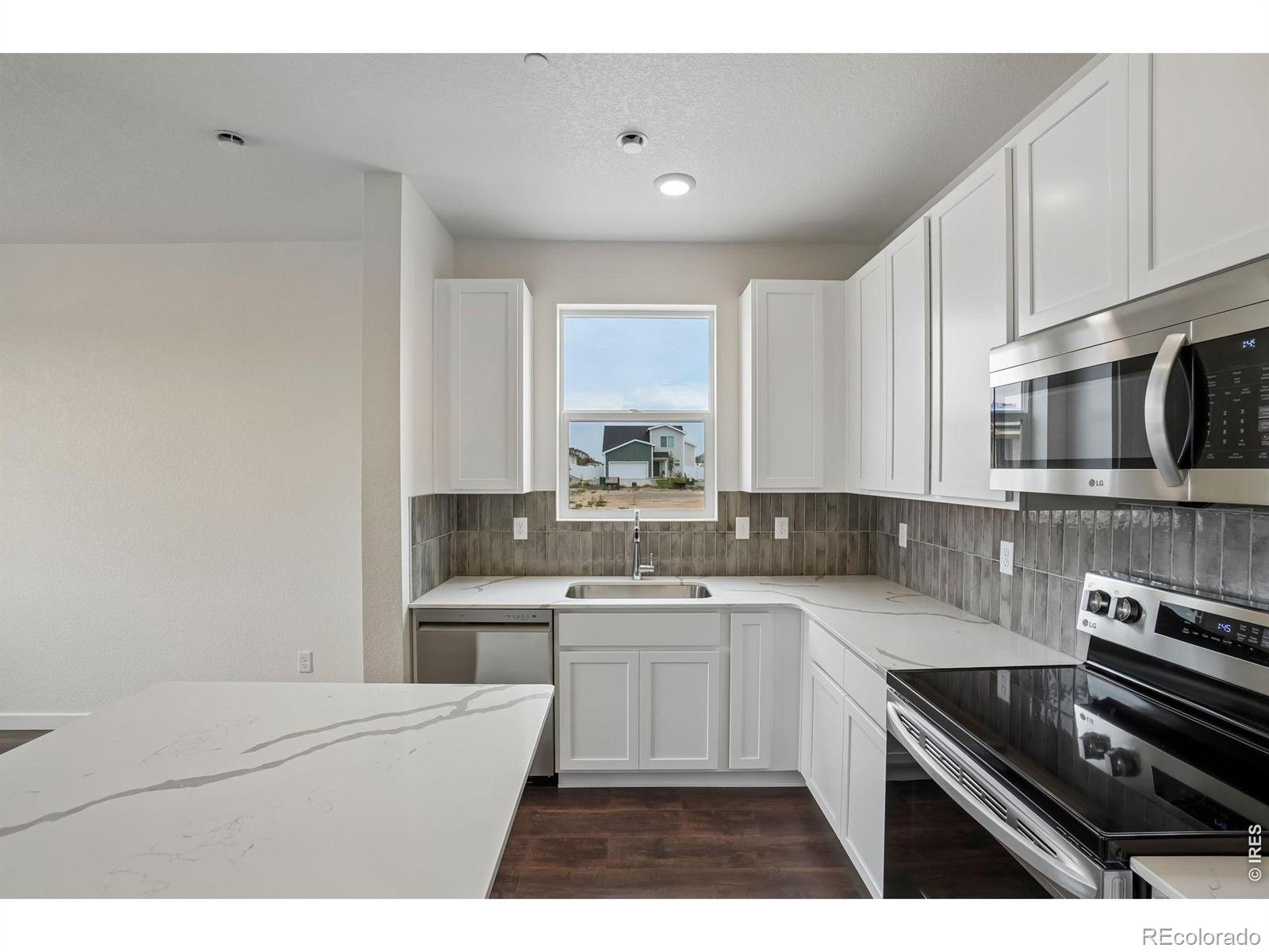 MLS Image #5 for 4021  hewlett street,evans, Colorado