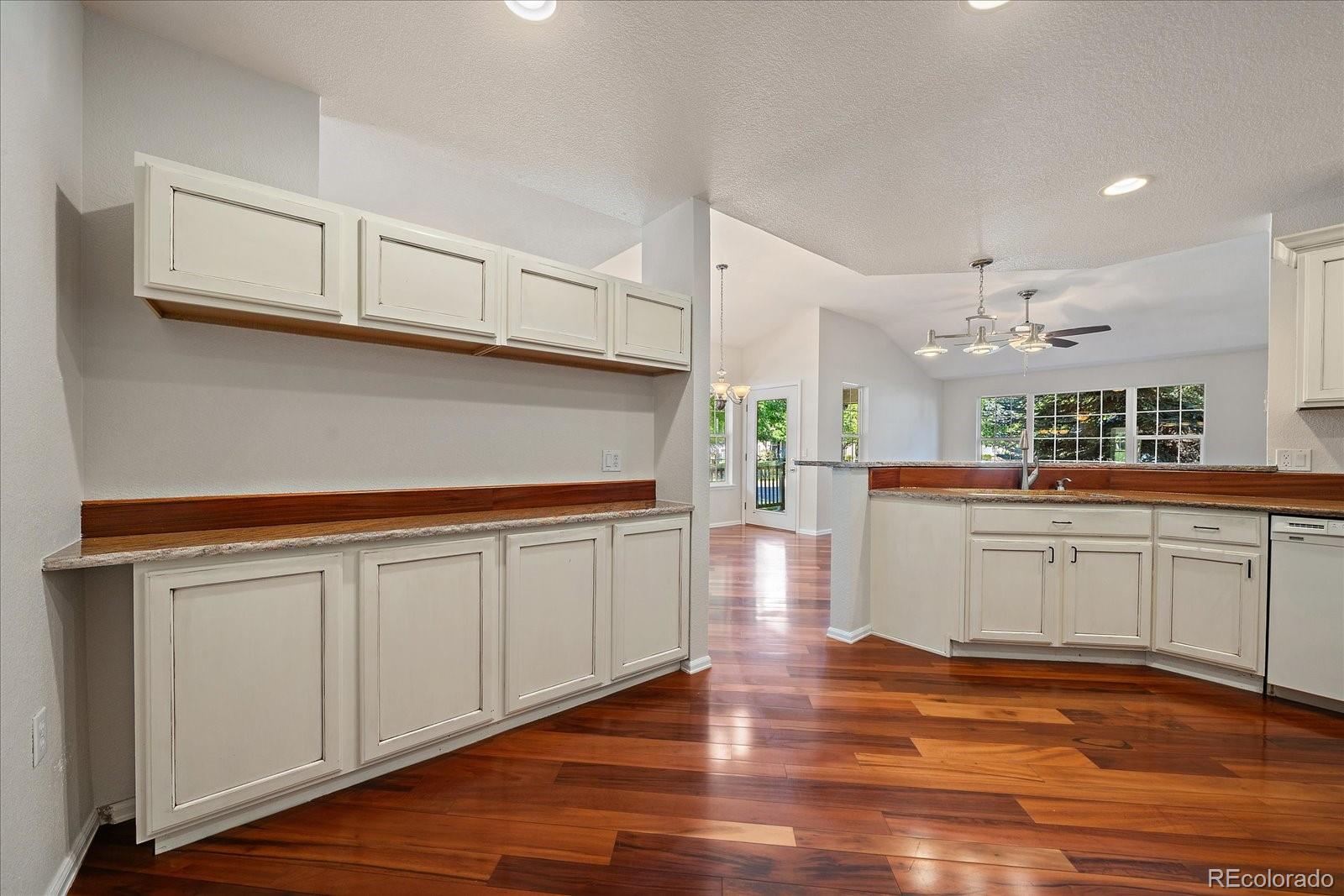 MLS Image #10 for 23703 e kettle place,aurora, Colorado
