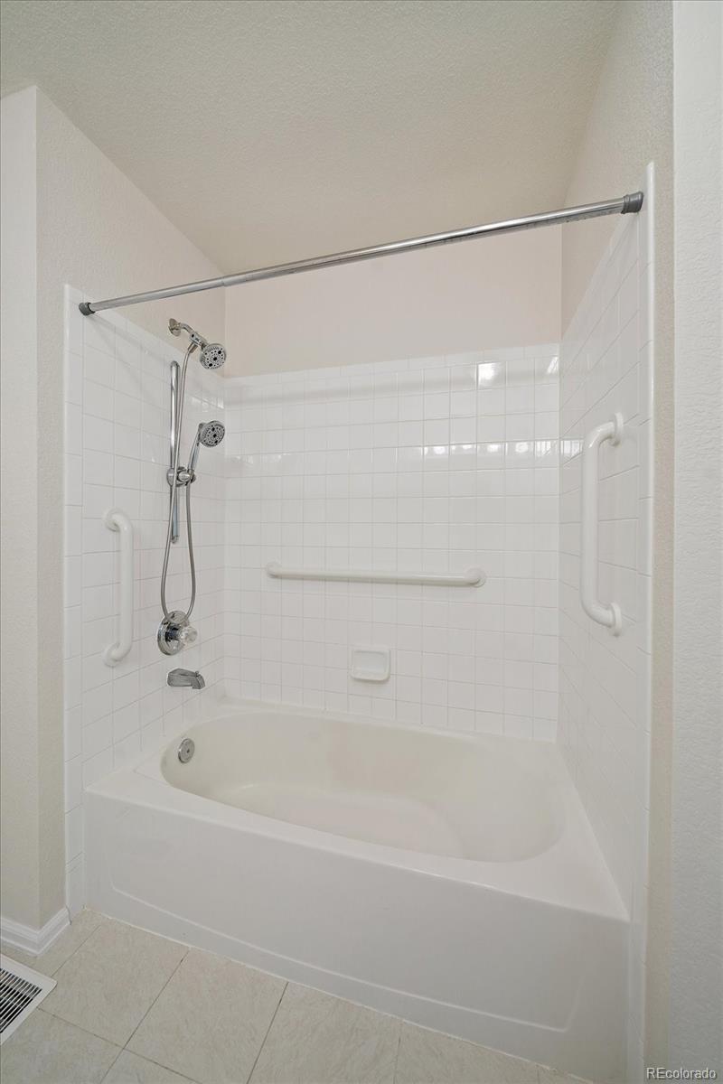 MLS Image #14 for 23703 e kettle place,aurora, Colorado
