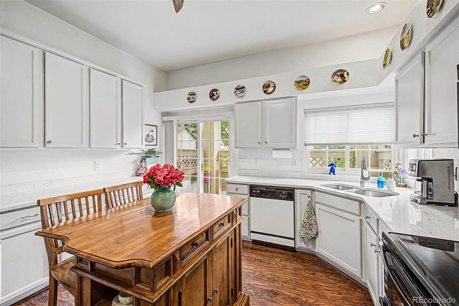 MLS Image #19 for 10007 e hawaii place,denver, Colorado