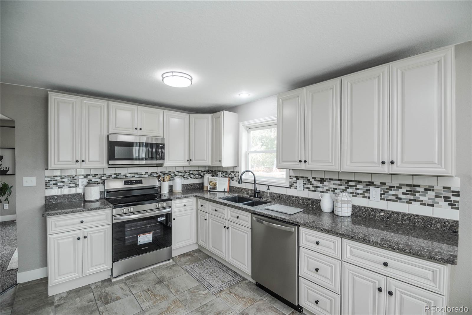 MLS Image #6 for 134 w broadway street,elizabeth, Colorado