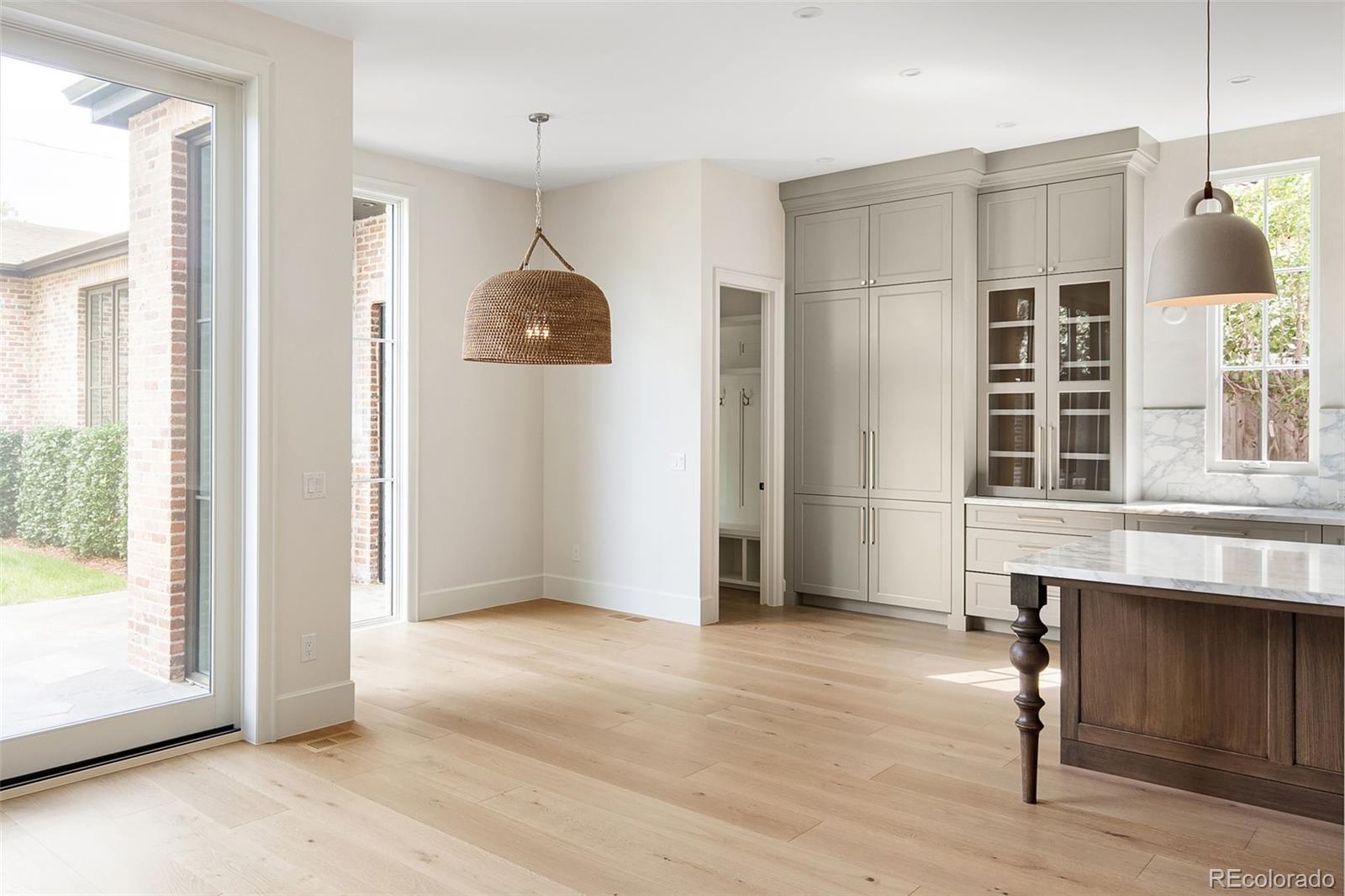 MLS Image #11 for 2520 s fillmore street,denver, Colorado