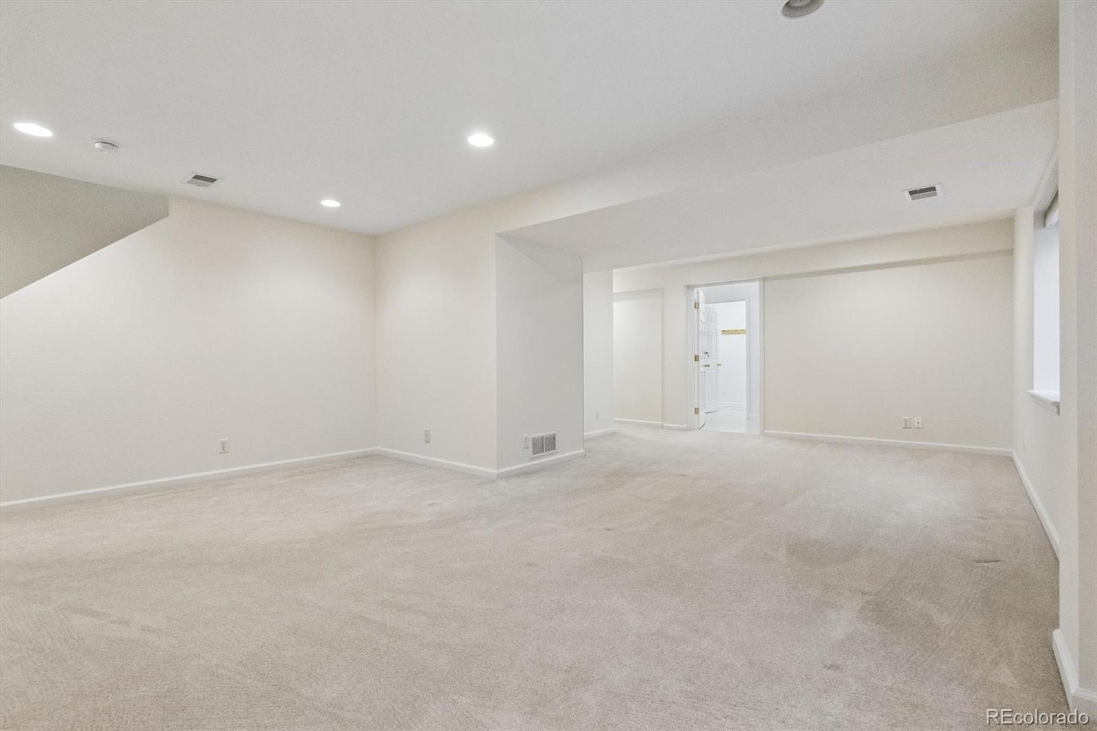 MLS Image #29 for 32 s roslyn street,denver, Colorado