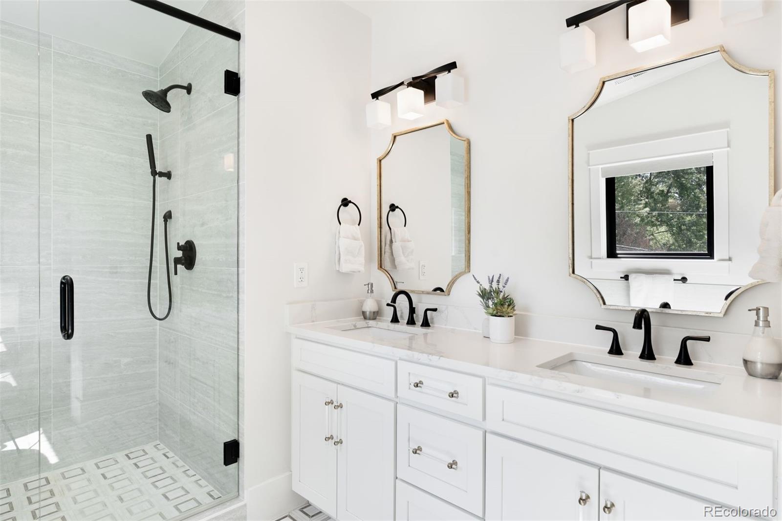MLS Image #17 for 582 s york street,denver, Colorado