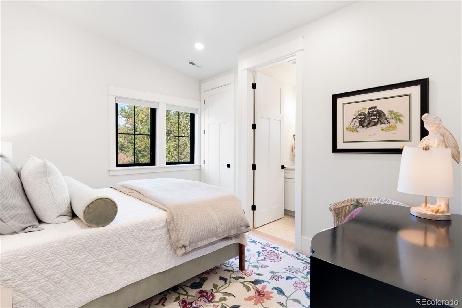 MLS Image #19 for 582 s york street,denver, Colorado