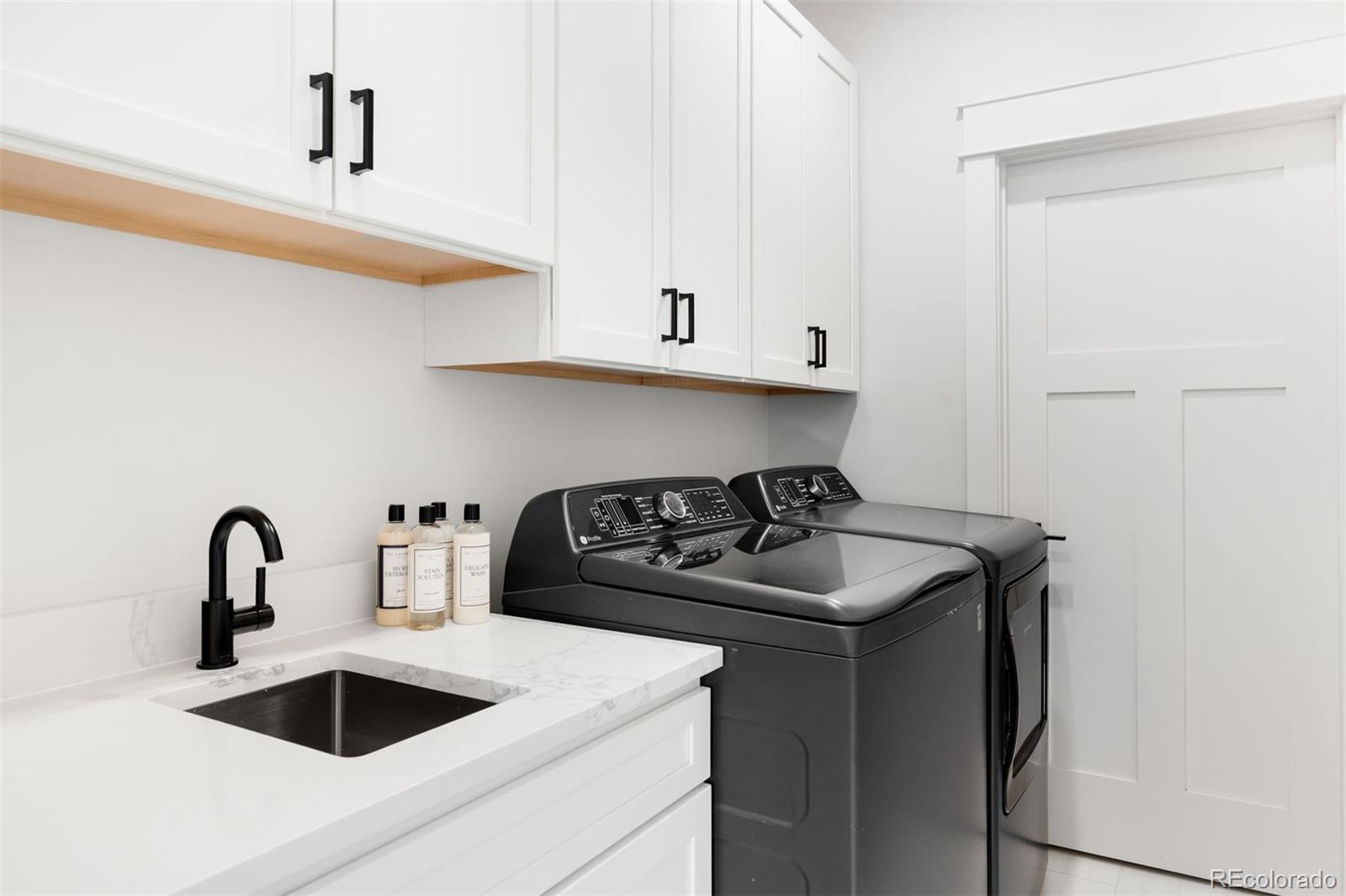 MLS Image #23 for 582 s york street,denver, Colorado