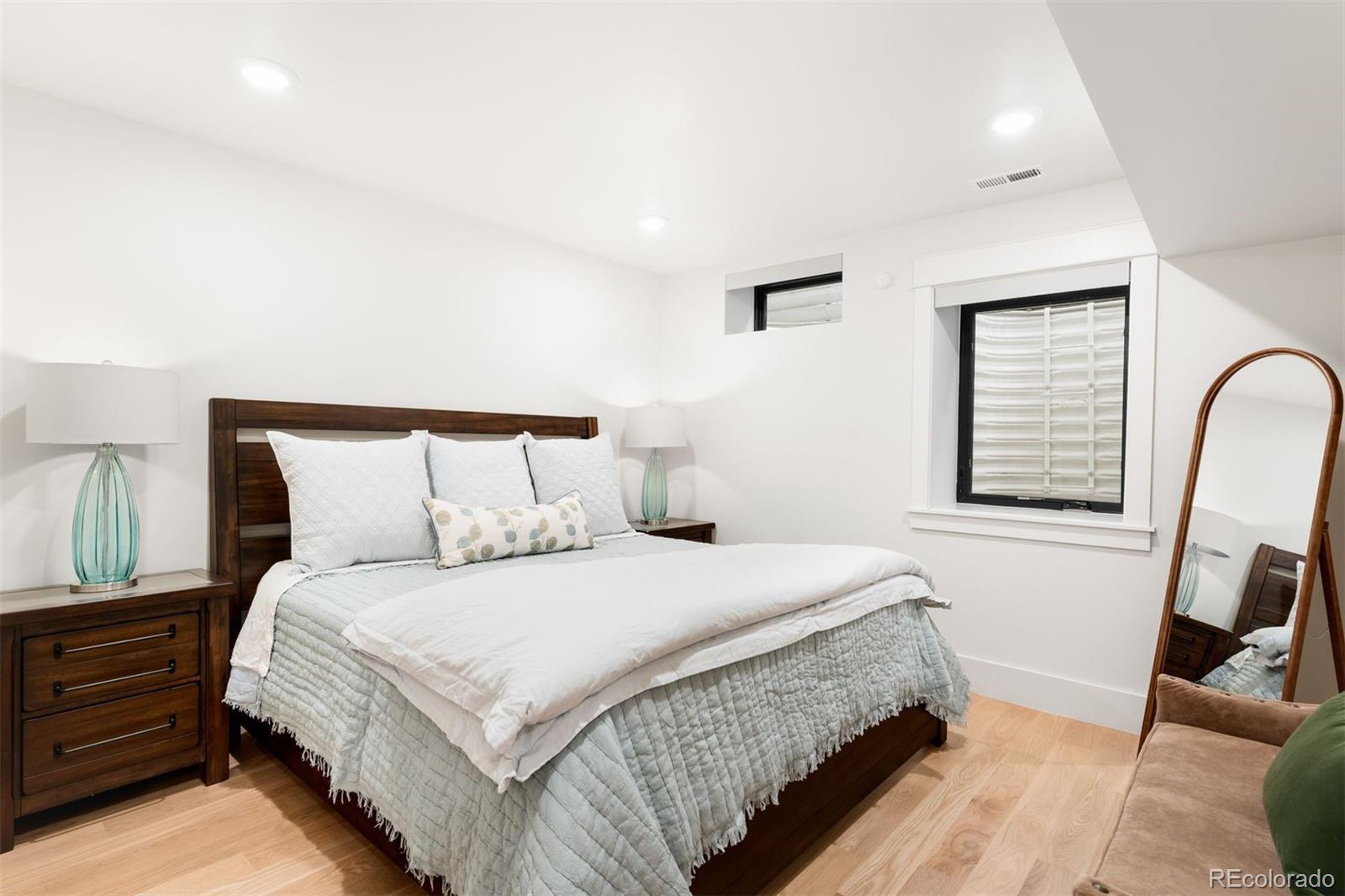 MLS Image #27 for 582 s york street,denver, Colorado