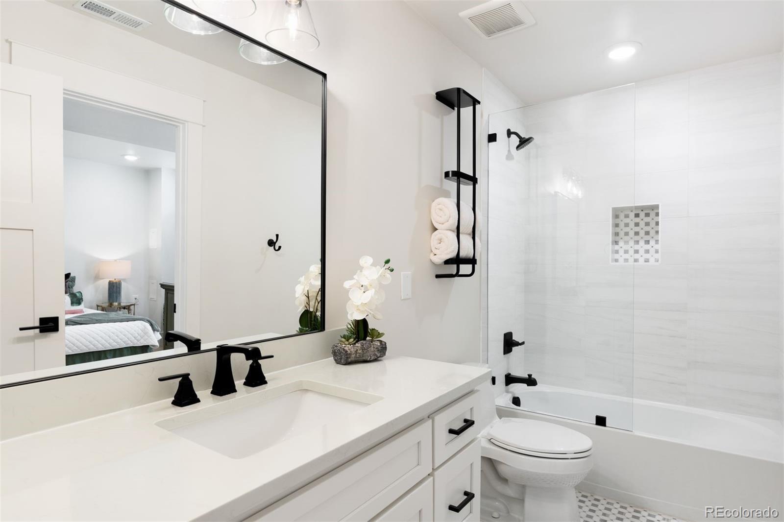 MLS Image #28 for 582 s york street,denver, Colorado