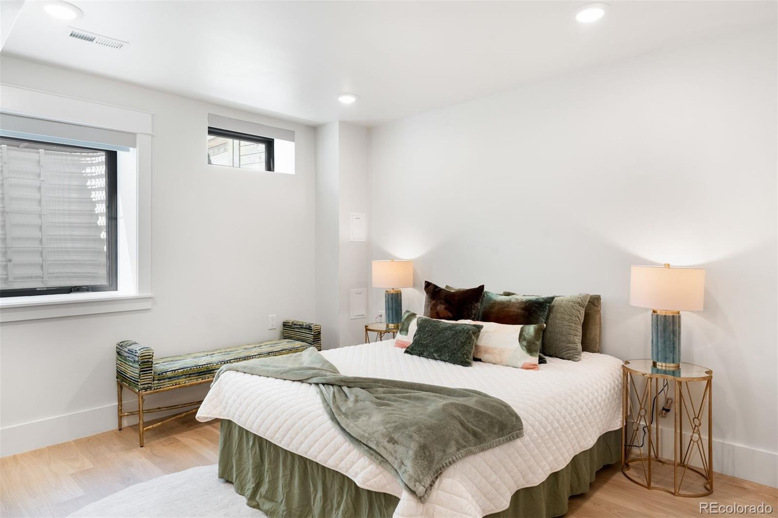 MLS Image #29 for 582 s york street,denver, Colorado
