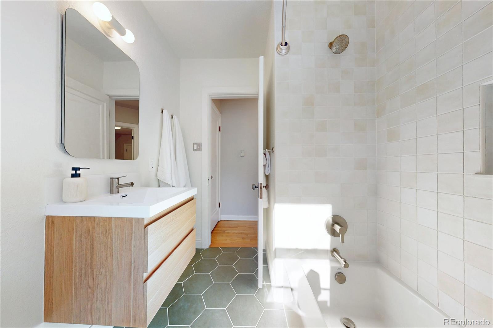 MLS Image #16 for 4507 e 7th avenue,denver, Colorado