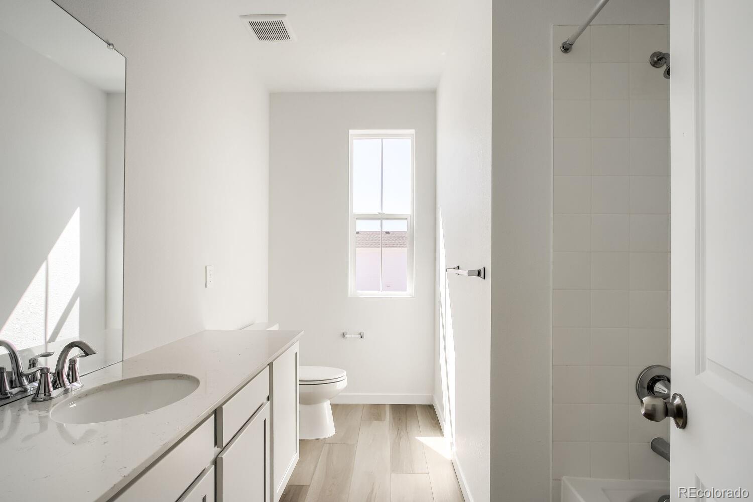 MLS Image #10 for 350 n bersshine court,watkins, Colorado