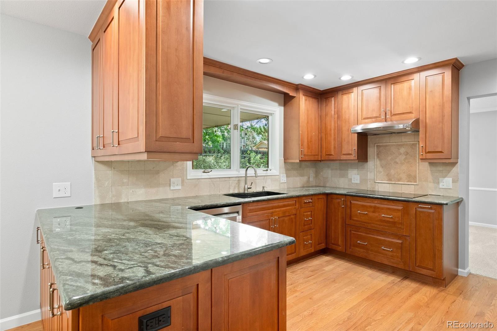 MLS Image #6 for 2027 s gray drive,denver, Colorado