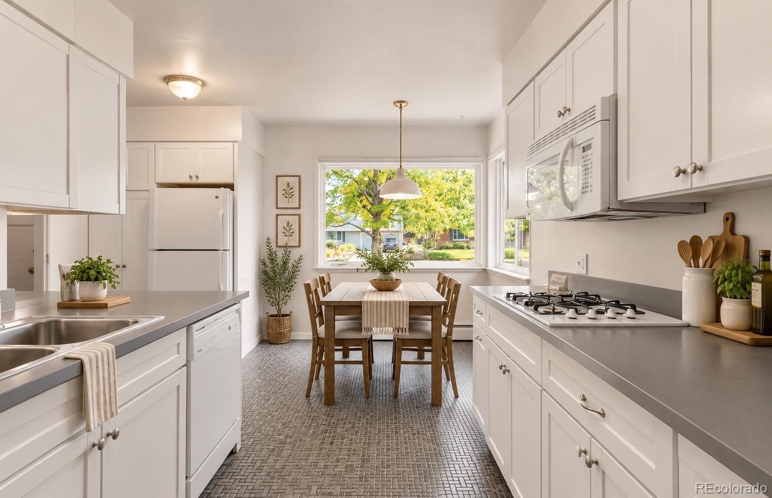 MLS Image #13 for 2615 s jasmine street,denver, Colorado