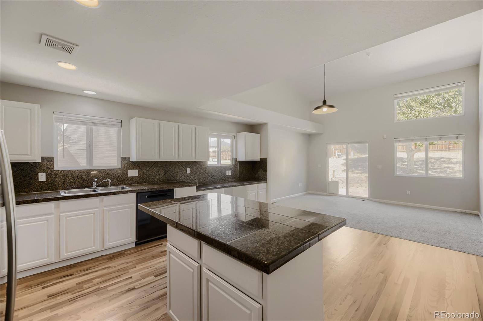MLS Image #5 for 2511 s genoa street,aurora, Colorado