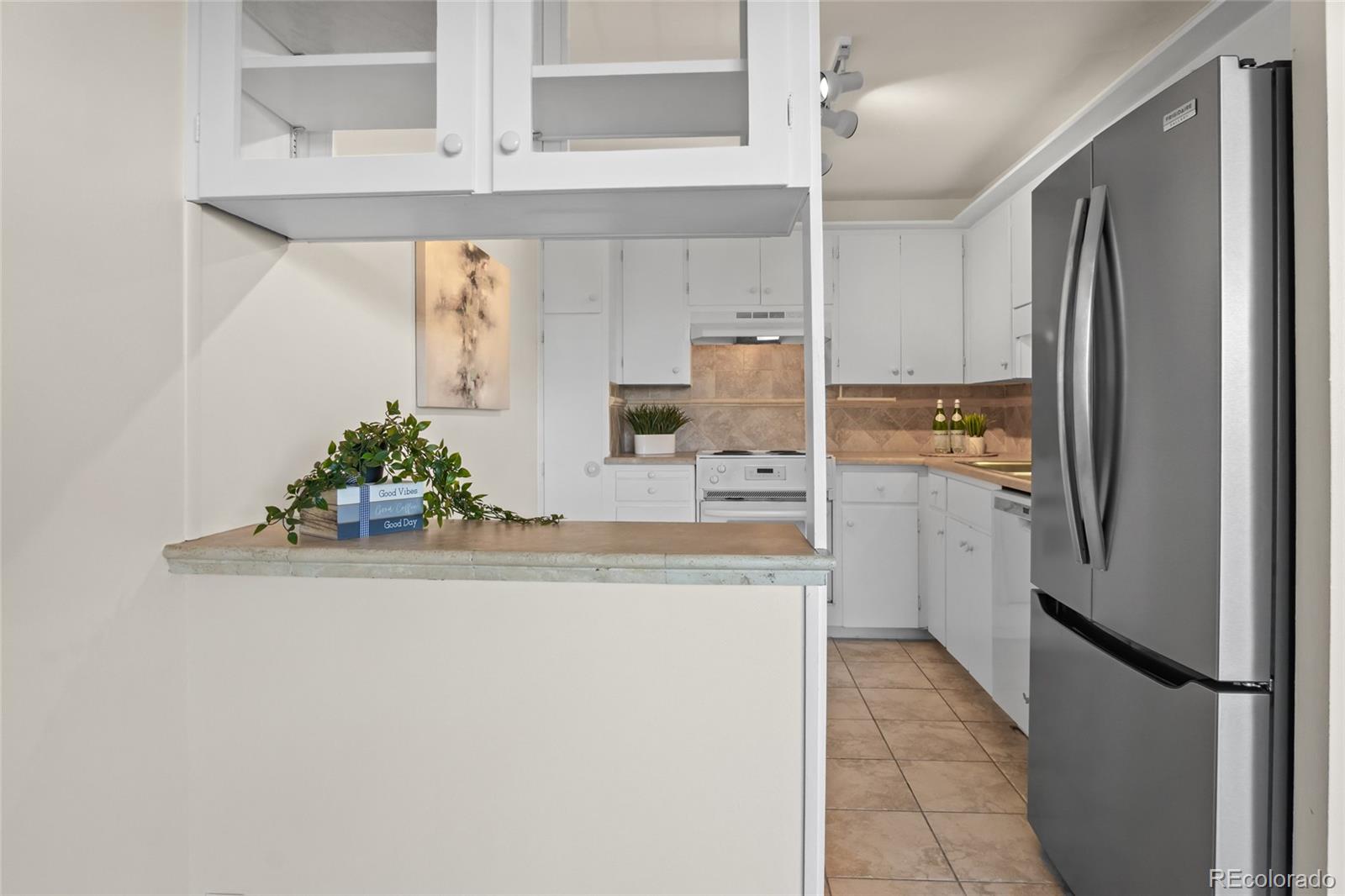 MLS Image #7 for 1085 n lafayette street 403,denver, Colorado