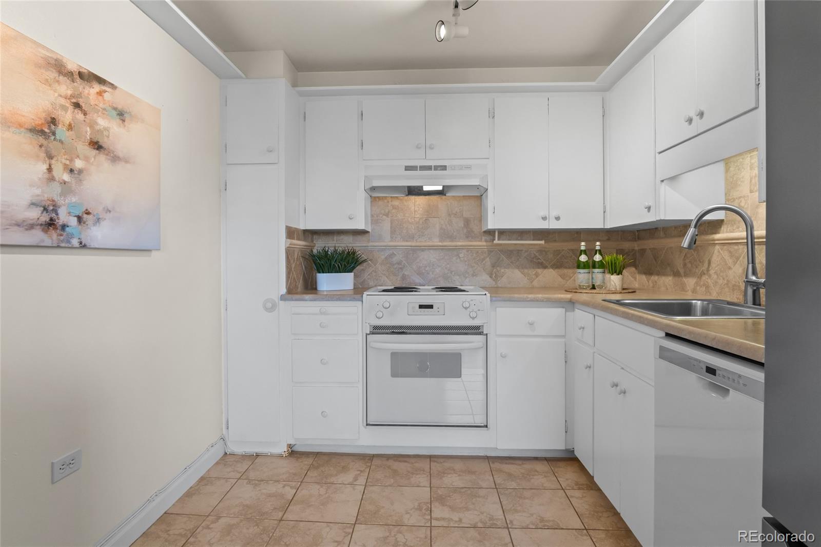 MLS Image #9 for 1085 n lafayette street 403,denver, Colorado